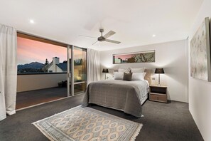 3 bedrooms, iron/ironing board, WiFi, bed sheets - Lake & Mountain views, close to ski fields. Executive living - 3 bed/3 bath, spa (Wanaka)