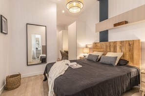 3 habitaciones, tabla de planchar con plancha, wifi y ropa de cama
