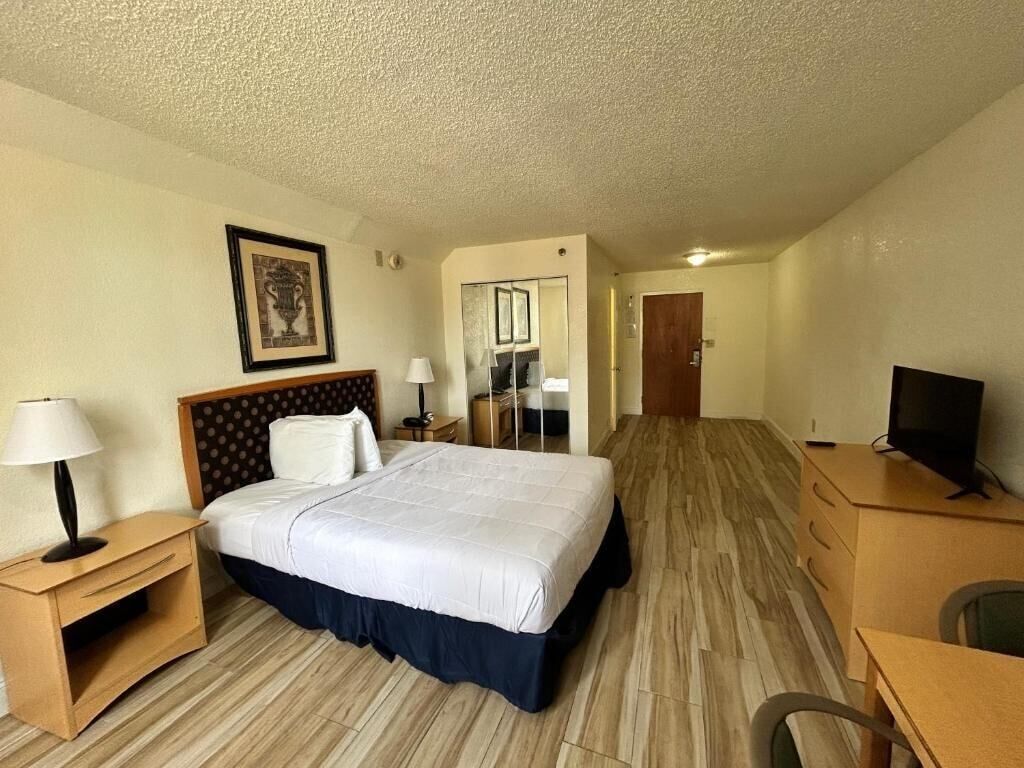 Standard Room Near Abner Tours ORL