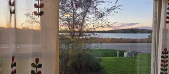 Lakeview Cottage With Perfect Sunsets