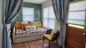 2 bedrooms, WiFi, bed sheets