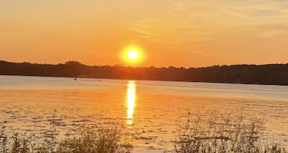 Lakeview Cottage With Perfect Sunsets