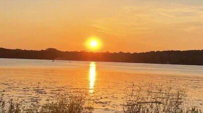Lakeview Cottage With Perfect Sunsets