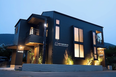 Fachada de la propiedad