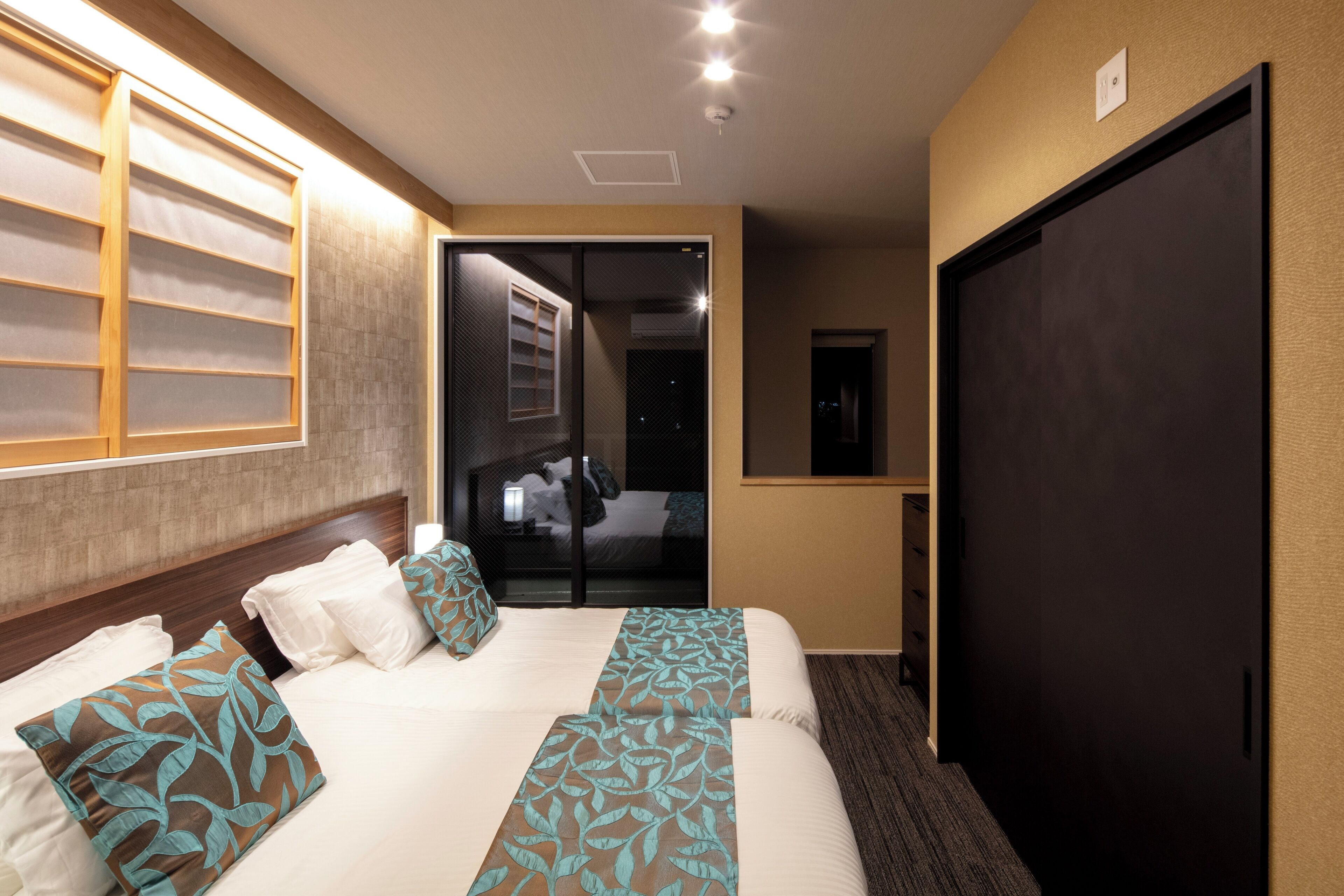 Deluxe suite | Een gratis minibar, een strijkplank/strijkijzer, gratis babybedden