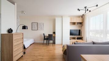 Silitysrauta/-lauta, Wi-Fi, vuodevaatteet