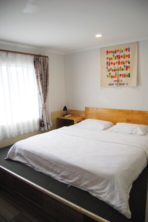 Family Apartment, Non Smoking | 2 bedrooms, free WiFi, bed sheets