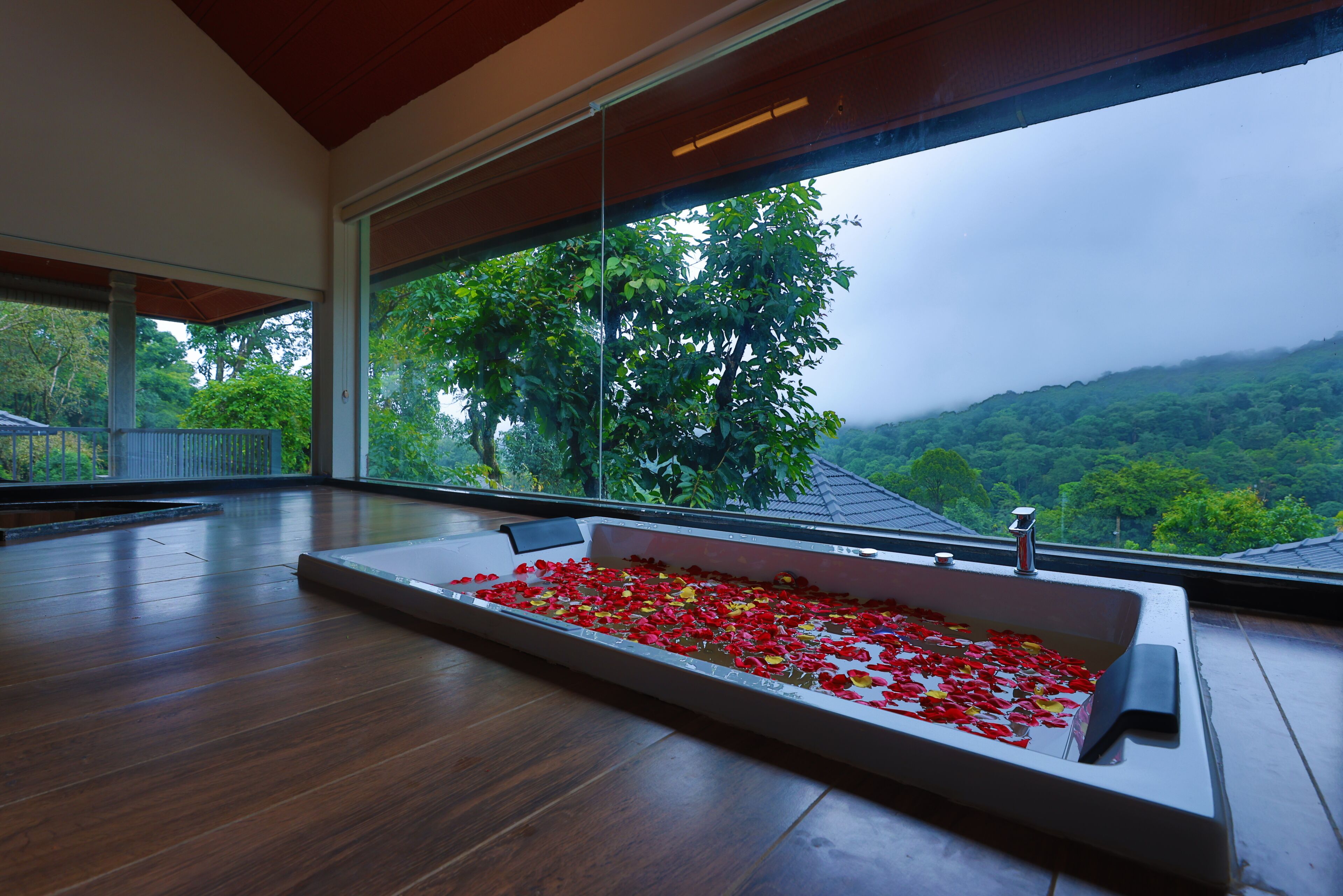 Heritage Premium | Jetted bathtub