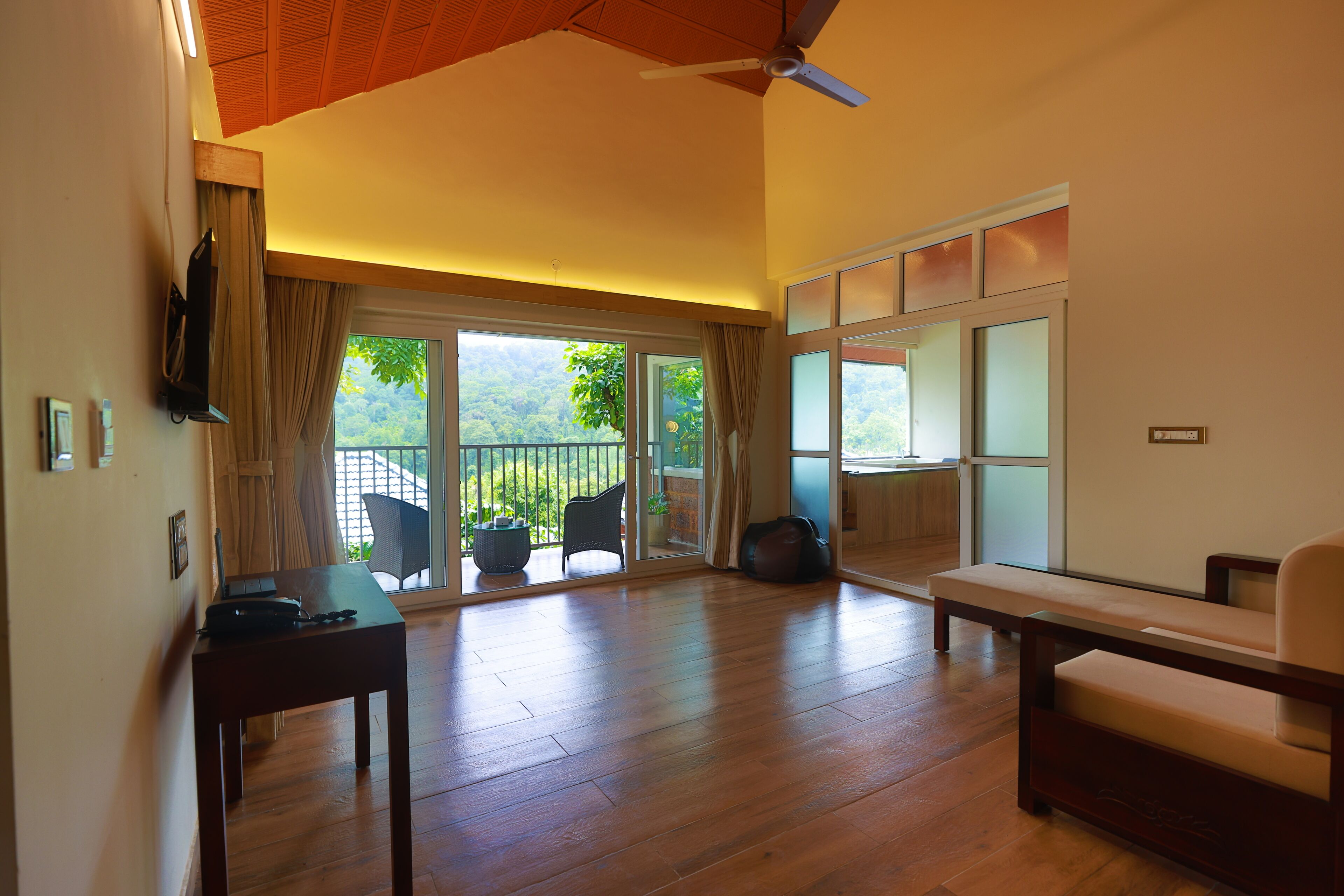 Heritage Premium | Living area | Smart TV