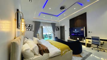 Premium Studio, City View
