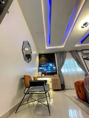 Executive Double Room, City View | Free WiFi - The Addison Hotels and Apartments (Lekki)
