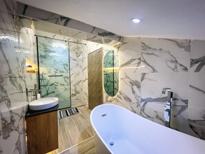 Premium-studio, kaupunkinäköala | Kylpyhuone