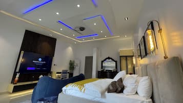 Premium Studio, City View