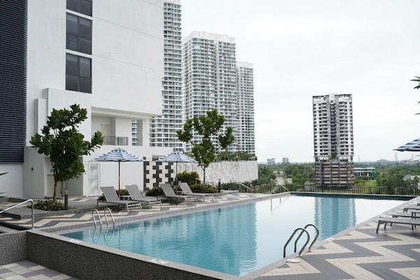 Kolam renang terbuka