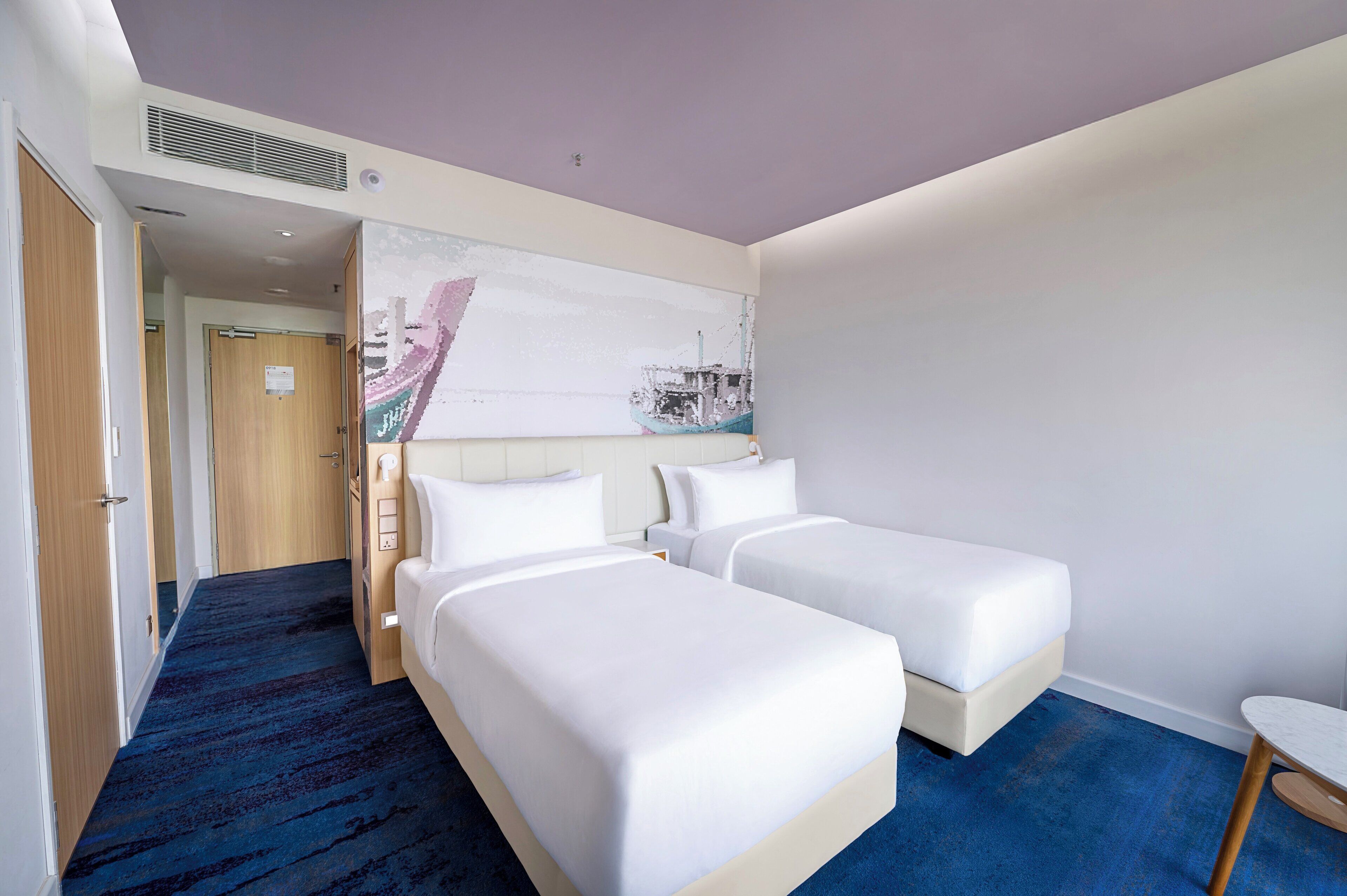 Superior Twin Room, City View | In-room safe, laptop workspace, blackout drapes, iron/ironing board