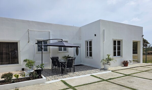 تناول الطعام بالخارج