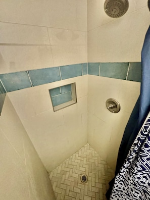 Shower, hair dryer, towels, soap - Gorgeous Turtle Bay 3 bedroom. Walk to beach ποΈ β¨π (Kahuku)