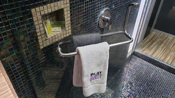 Economy Double Room | Bathroom