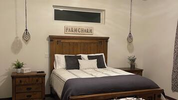4 bedrooms, WiFi (free), bed sheets