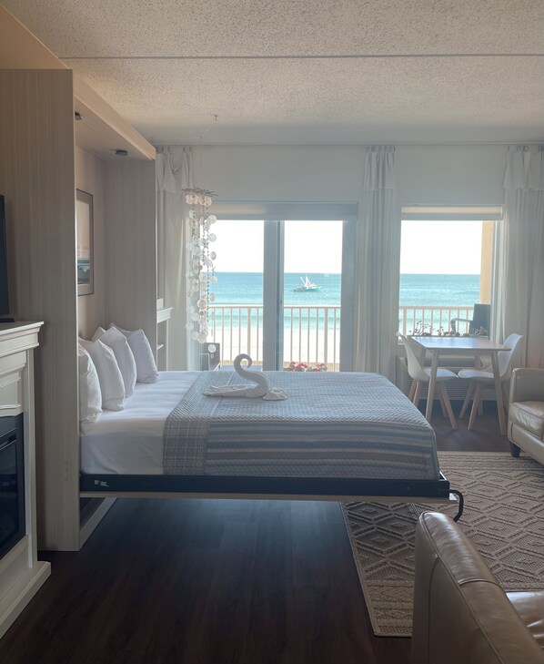 1 bedroom, iron/ironing board, free WiFi, bed sheets - Oceanfront Condo-Great Views! (Hampton)
