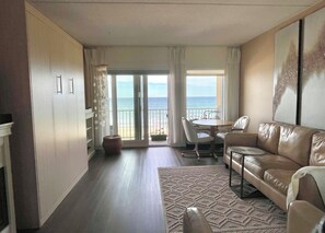 Smart TV, fireplace - Oceanfront Condo-Great Views! (Hampton)