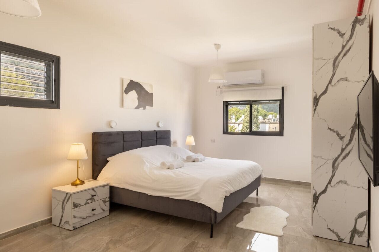 3 bedrooms, iron/ironing board, WiFi (free)