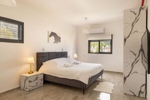 3 slaapkamers, een strijkplank/strijkijzer, gratis wifi