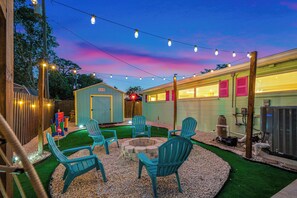 Property grounds - NEW - 8 Minutes to the beach - Heated Pool, Golf, Just totally renovated (Seminole)