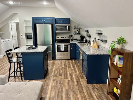 冷蔵庫、電子レンジ、オーブン、コンロ. Loft apartment in historic house within walking distance of downtown.