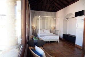 Ferros/tábuas de passar roupa, berço de viagem, Wi-Fi de cortesia