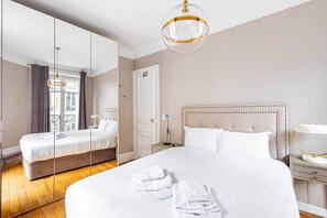 3 Schlafzimmer, Schreibtisch, Bügeleisen/Bügelbrett, Internetzugang