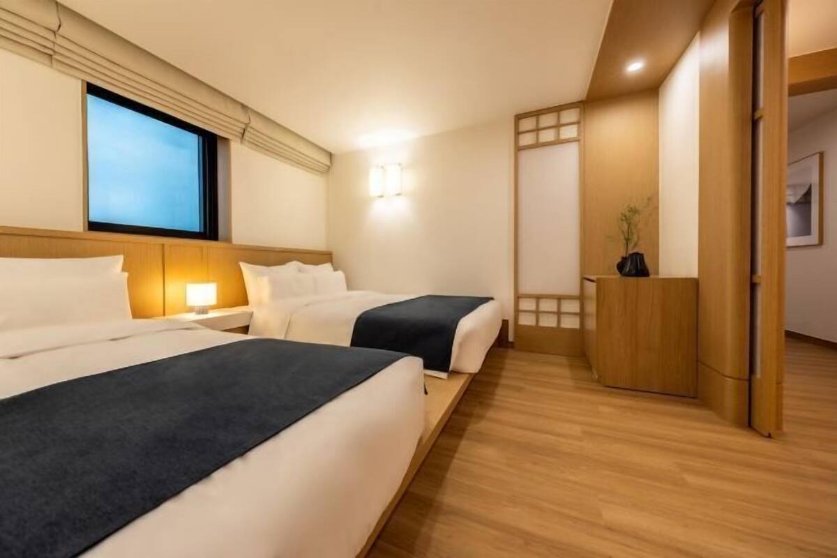 Premium bedding, desk, free WiFi, bed sheets