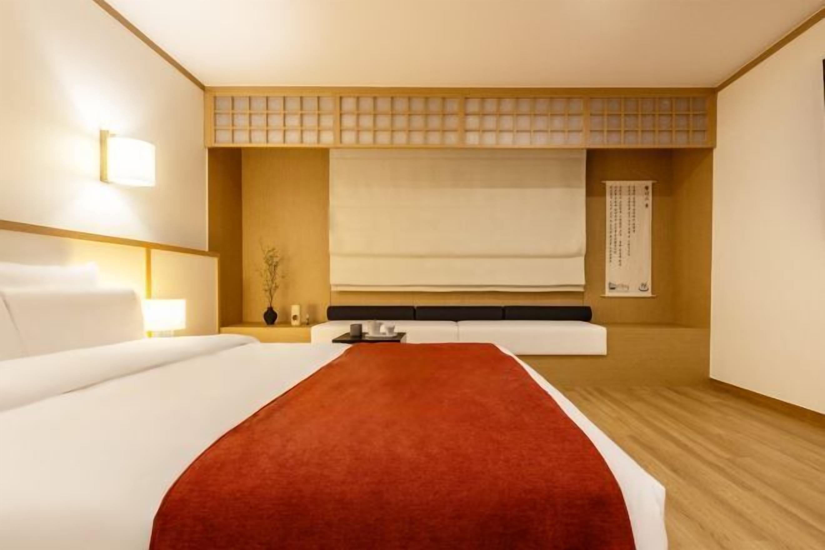 Premium bedding, desk, free WiFi, bed sheets