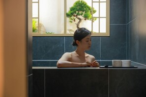 Private spa tub - Anook Hotel & Spa Pyeongtaek (Pyeongtaek)