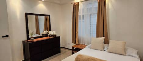 Deluxe Double or Twin Room, Patio | Individually decorated, individually furnished, laptop workspace