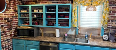 Microwave, oven, stovetop, dishwasher