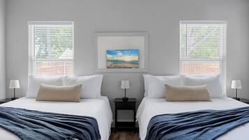 4 bedrooms, iron/ironing board, WiFi, bed sheets