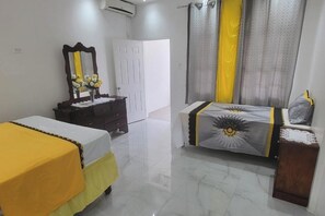 4 bedrooms, WiFi, bed sheets