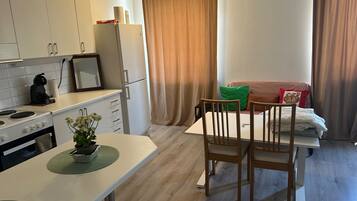 KylskÄp, mikrovÄgsugn, ugn och spishÀll