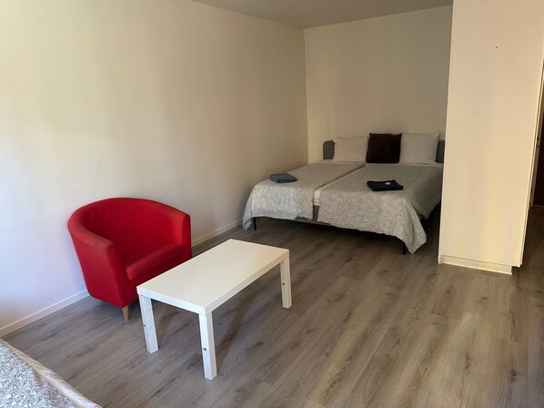 1 bedroom, WiFi, bed sheets