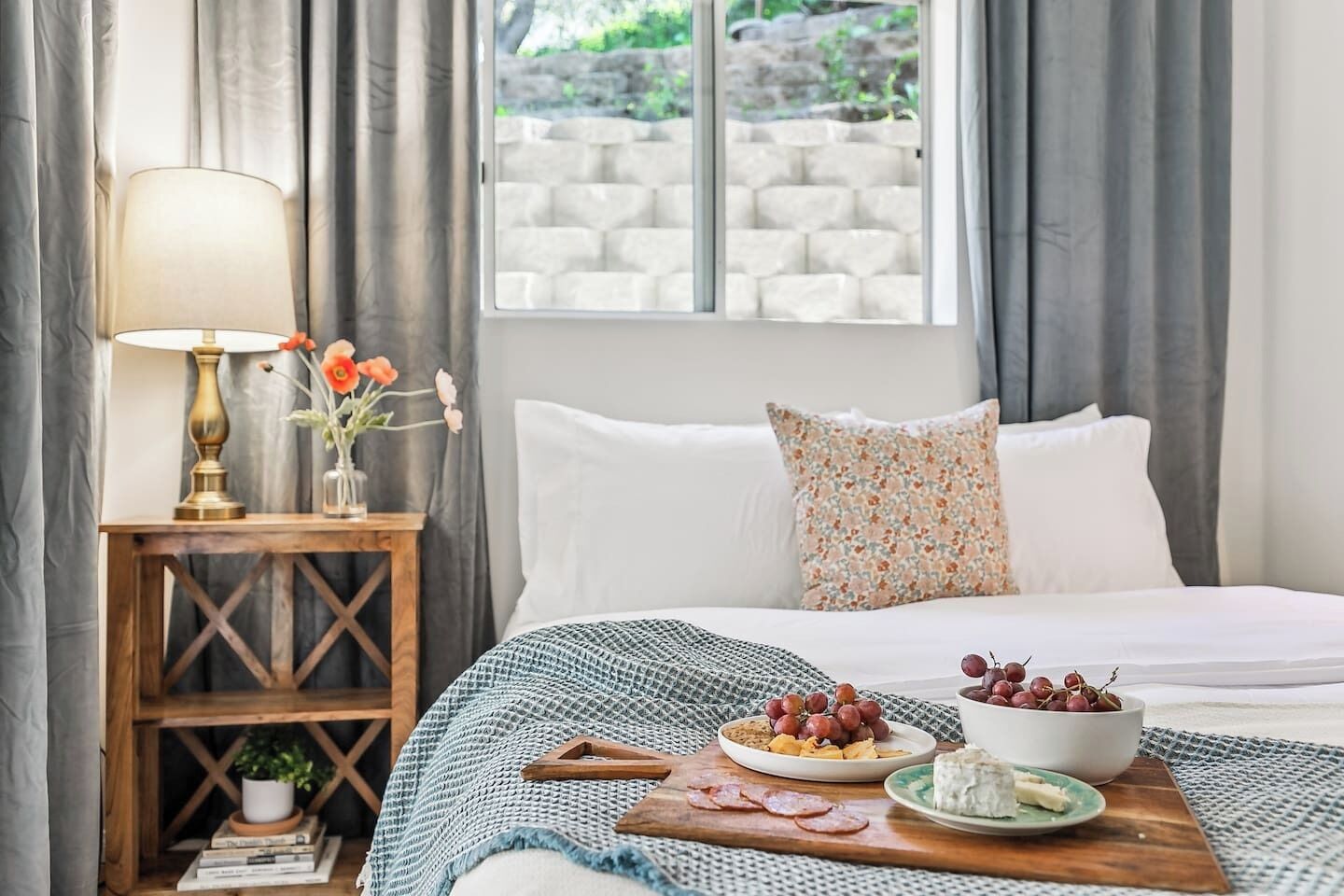 The Cabinette in Vista: 12 minutes to the beach!
