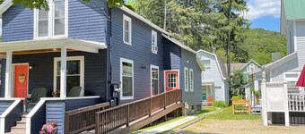 Adorable Tiny House in heart of Ellicottville - minutes to ski, walk to town