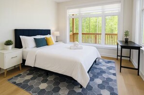 5 habitaciones, escritorio y tabla de planchar con plancha 