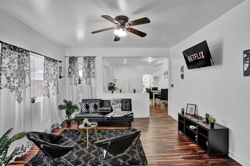 Allentown paradise near ppl center -1 paid parking per booking