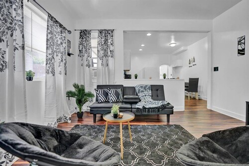 Allentown paradise near ppl center -1 paid parking per booking