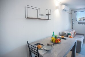 Dining - Sea View Historic Center, Sanremo, Italy (Sanremo)