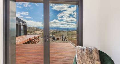 Camber Farmhouse Jindabyne Countryside
