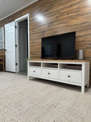 Interior - Cozy Minimalistic One Bedroom Home (Indian Trail)