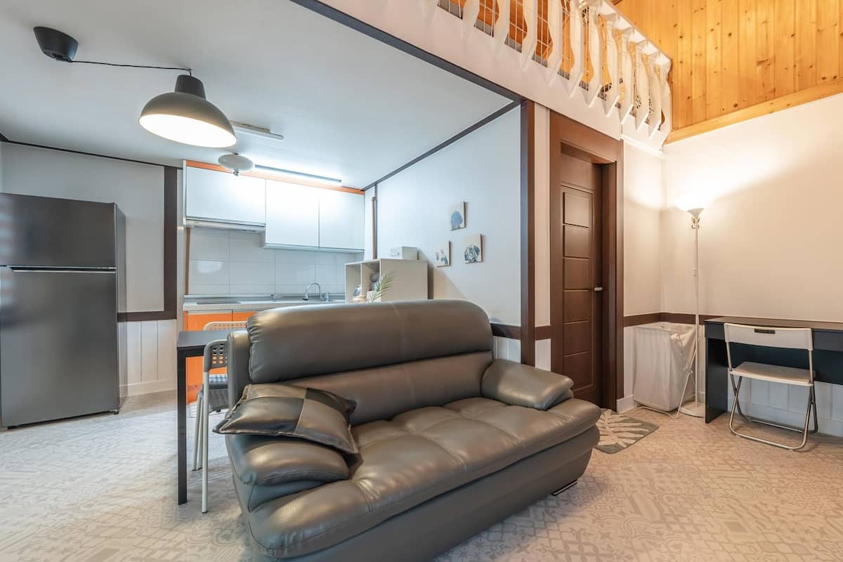 Basic Room, 2 Bedrooms (room5)