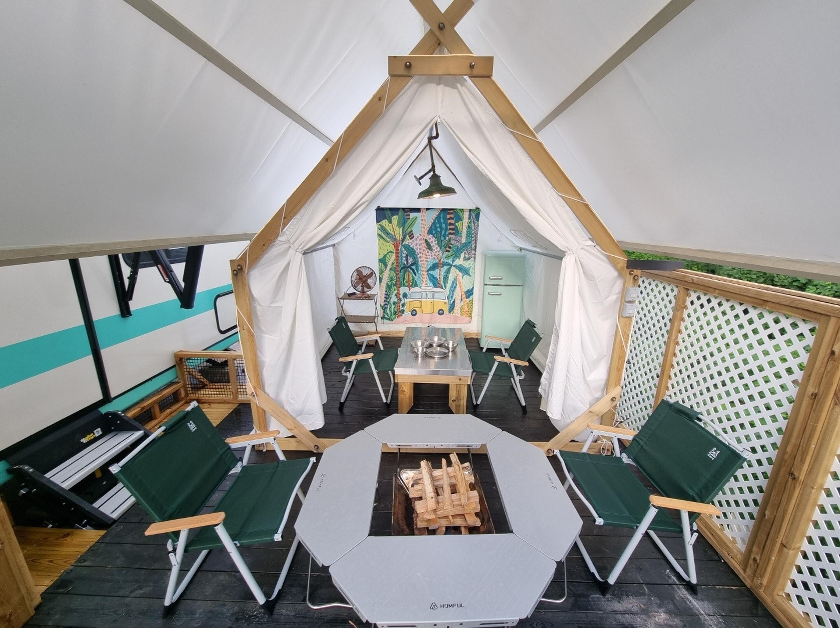 Basic Room, 1 Bedroom (Caravan USA 10) | 1 bedroom, free WiFi